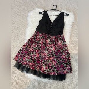 Women’s Size Medium Black Floral Print Short Length Dress